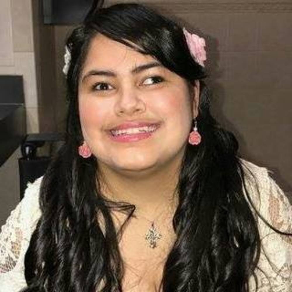 Meet your Posher, Yelina